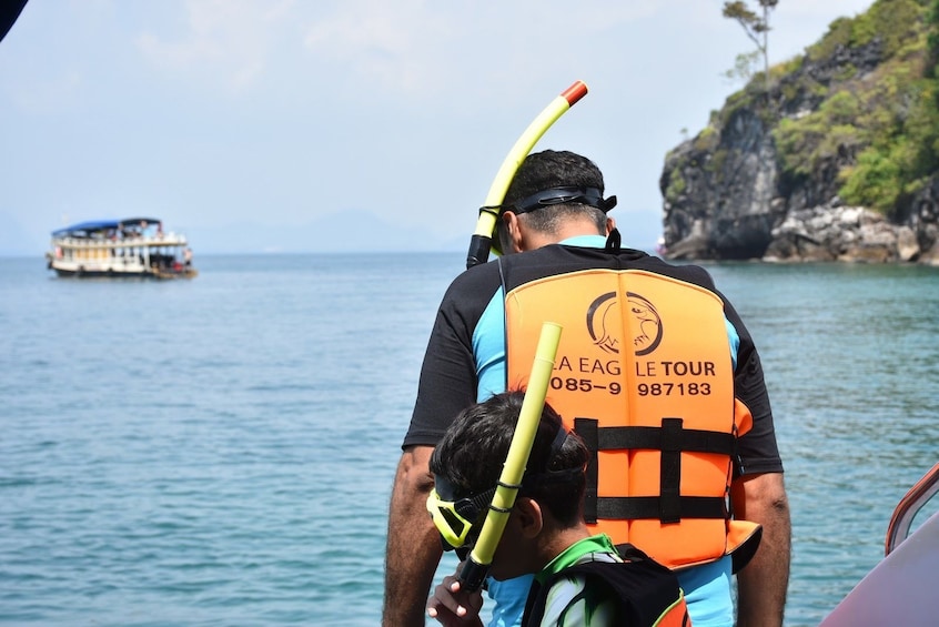 Early Bird Phi Phi Island & 4 Islands Speed Boat Tour by Sea Eagle