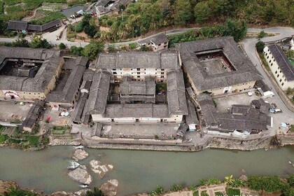 Combo: Overnight in Hakka Tulou plus 2-way transfers from Xiamen