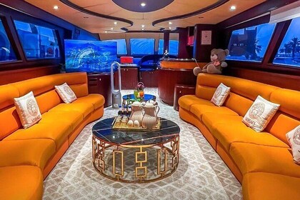Private Yacht Cruise in Doha with Optional Dining Experience