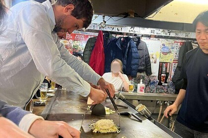 Hiroshima Peace Bicycle Tour and Okonomiyaki Dinner
