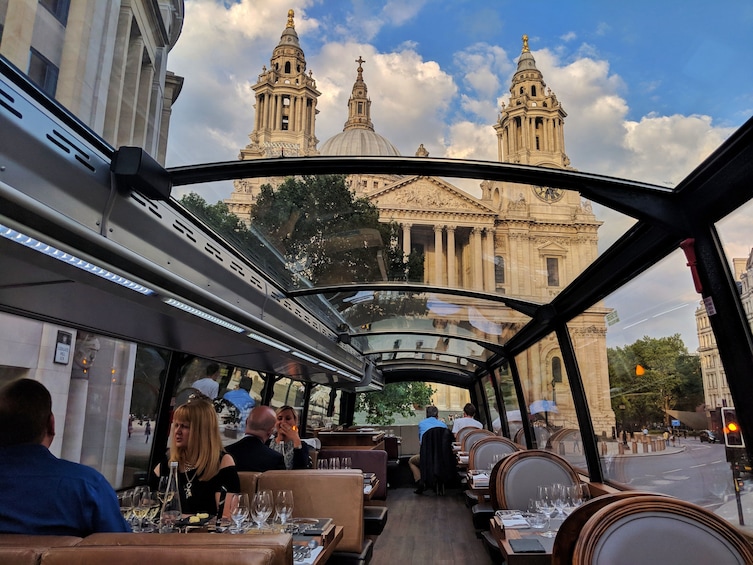 Apri foto 2 di 12. 6 Course Luxury Dinner Tour on the Bustronome London