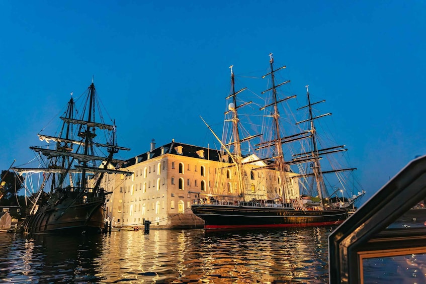 Picture 17 for Activity Amsterdam: Cheese and Wine Canal Cruise