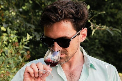 Hidden Paris and Wine Class : A Walking Tour