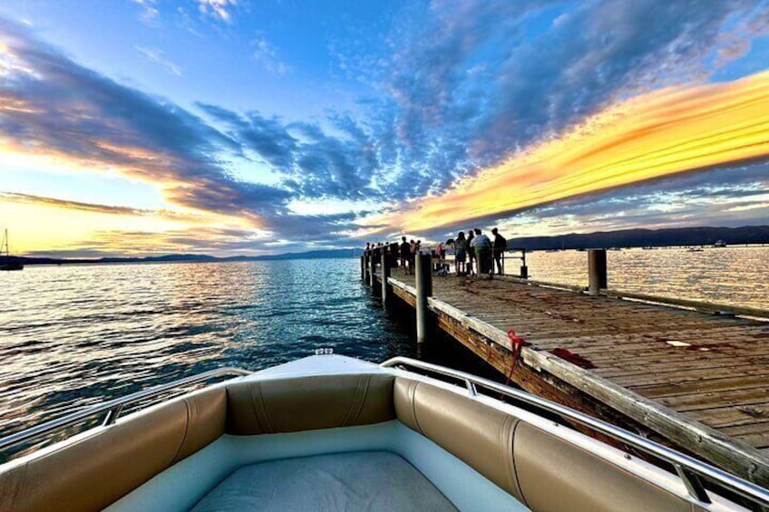 2 Hour Private Boat tour in the White Lightning up to 8 guests