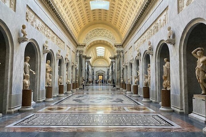 Vatican Museums, Sistine Chapel ticket & St. Peter’s hosted entry