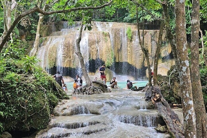 Private Tour to Erawan Waterfall and Boat Tour in Kanchanaburi