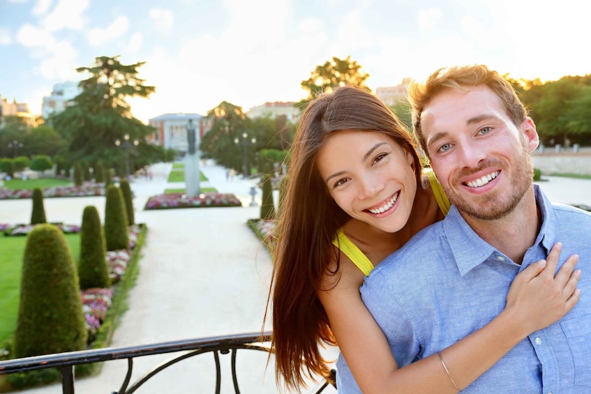 Madrid: Photography Session at El Retiro Park