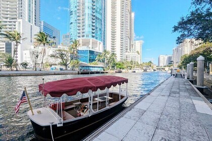 Scenic Boat Tour on Fort Lauderdale’s Riverside
