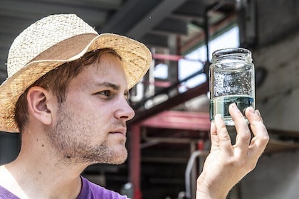 Family Aromatherapy Workshop in a Handicraft Distillery