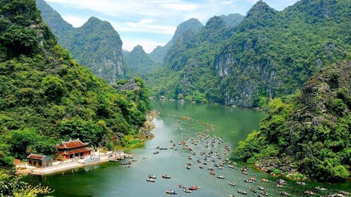 ทัวร์ 2 วัน Hoa Lu, Tam Coc และอุทยานแห่งชาติ Cuc Phuong