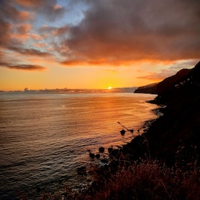 Madeira: 4x4 Auringonlaskun kierros valinnaisella paikallisella grillijuhla...