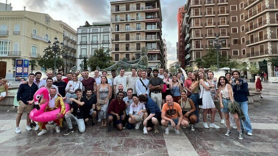 Pub Crawl Tour in the Old town of Valencia