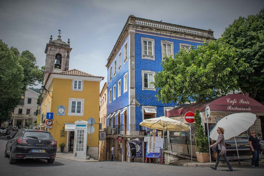 Picture 2 for Activity Sintra: Walking Tour with Palace, Castle, and Old Town Visit