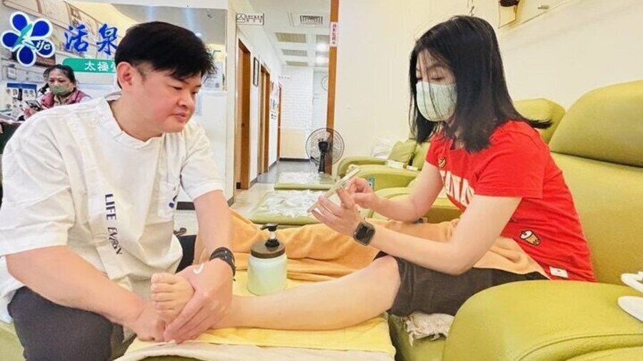 Experience the AI-based physical analysis and customized massage experience