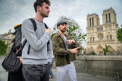 Paris: Pastries & Damnations - A Sweet Tour of the Old City