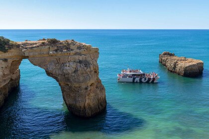 Excursion en bateau de 3 heures dans les grottes et le littoral de l'Algarv...