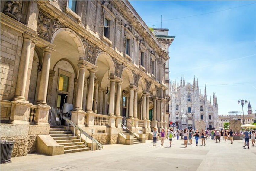 Royal Highlights of Milan: City Exploration Game
