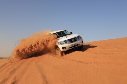 Dubai Sunset Desert Safari with Dinner, Live Shows & Lake View