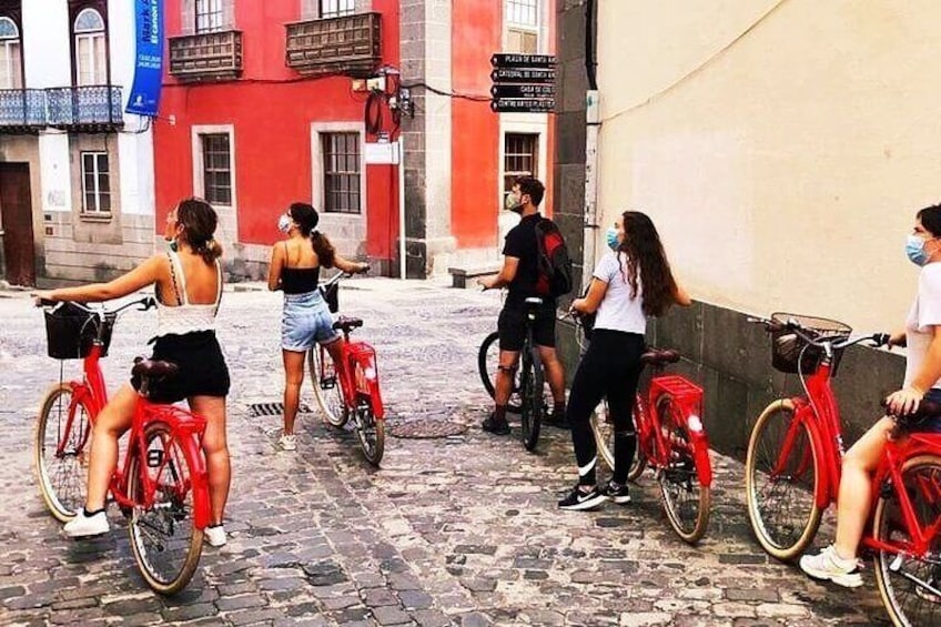 Discover Las Palmas City by Bike in 4 hours