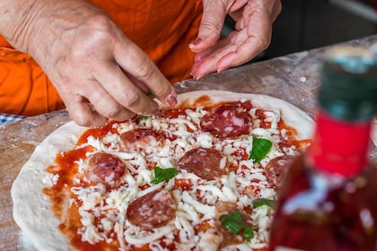 Sorrento: clase de elaboración de pizza