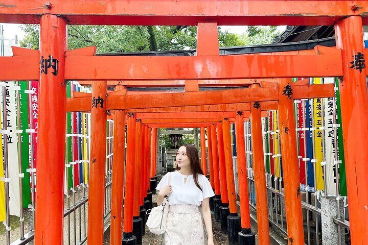 Ride around town with a professional guide while exploring the history and culture of Matsubara, which has prospered since ancient times.