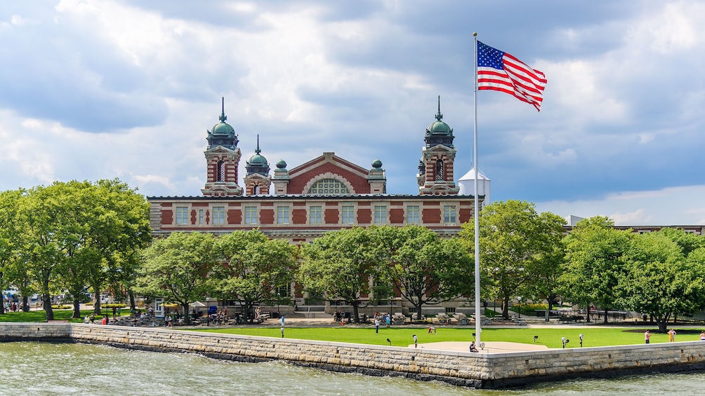 Statue of Liberty Pedestal Ellis Island+ 9/11 Memorial Pools