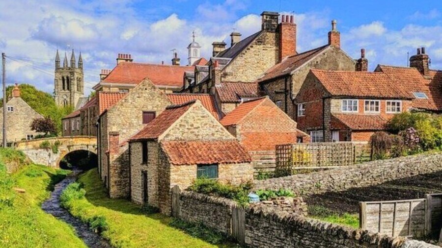 Nth York Moor Small group day trip tour to Whitby inc steam Train