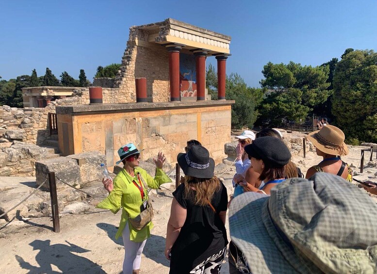 Knossos: Knossos Palace Skip-the-Line Guided Walking Tour