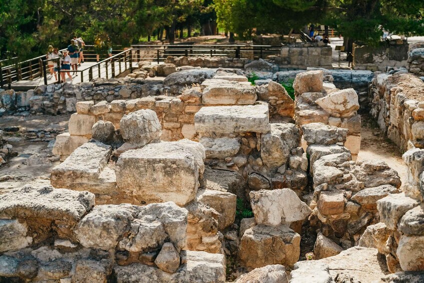 Picture 18 for Activity Knossos: Knossos Palace Skip-the-Line Guided Walking Tour