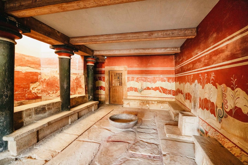 Picture 2 for Activity Heraklion: Knossos Palace Skip-the-Line Guided Walking Tour