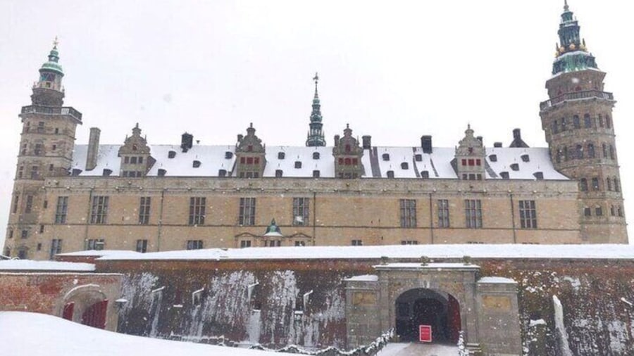 Castle, Palace and Cathedral Full-Day Winter Tour