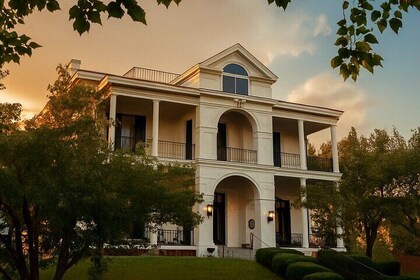 War, Wealth & Riverfront Tales: Taylor Mansion & East Row Tour