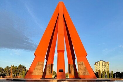 Soviet Chisinau Walking Tour (with lunch, drink & entrance fees)