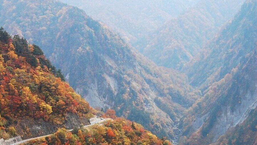 1 Day Tour from Kanazawa Tedori Gorge White Road and Shirakawa Go