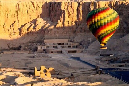 2 Day Luxor Tour from Hurghada with Sunrise Hot Air Balloon Ride