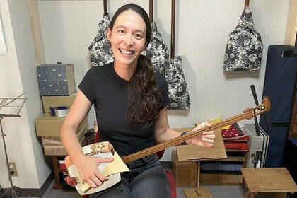 Authentic Shamisen Experience in Tokyo