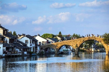 Shanghai Muslim Private Day Tour: Zhujiajiao Water Town and Huxi Mosque