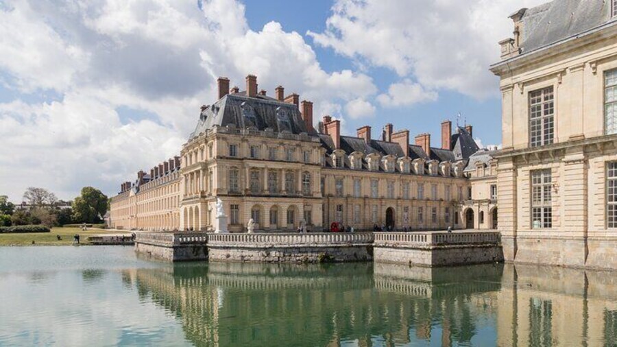 Château de Fontainebleau Private Tour from Paris with Entry Fee