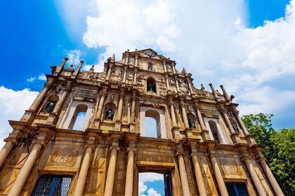 Full-Day Macau Sightseeing Tour with Transfer to Hong Kong