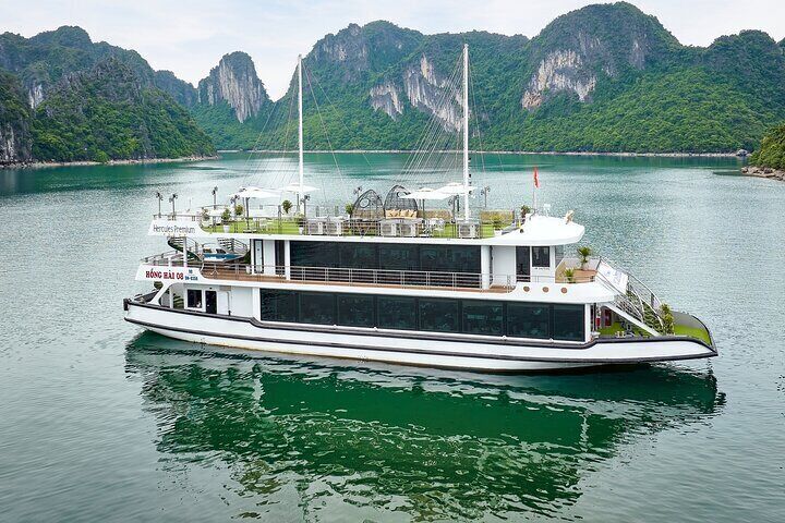 Hanoi: Ha Long Bay Day cruise with Buffet - Kayaking and Jacuzzi 