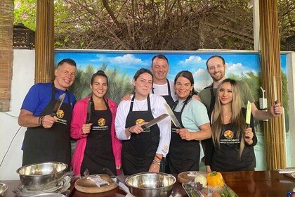 Basket Boat Ride and Cooking Class by Hangcoconut