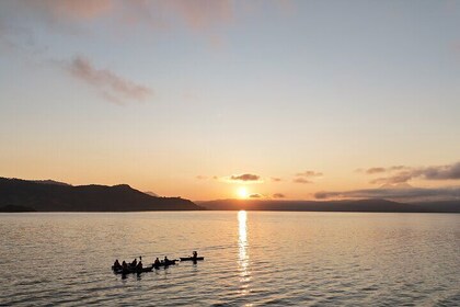 El Salvador Sunrise Kayaking Experience on Ilopango Lake