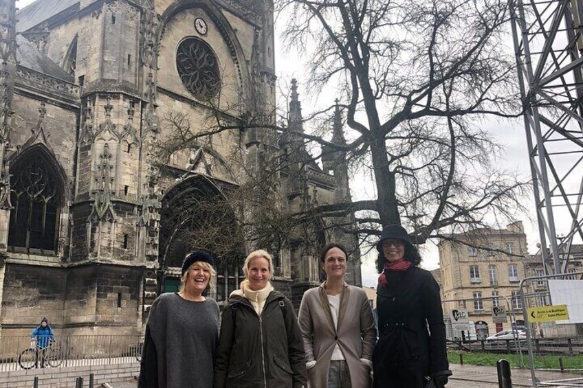 The Most Complete Tour of Bordeaux. Center, medieval area and Barrio San Miguel