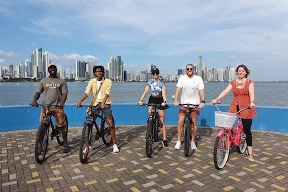 自行車遊覽巴拿馬城和舊城區