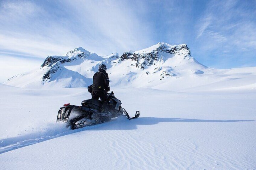 Glacier Rush – Fast pace snowmobile - SnoMo Glacier
