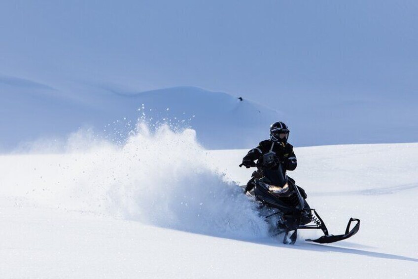 Glacier Rush – Fast pace snowmobile - SnoMo Glacier