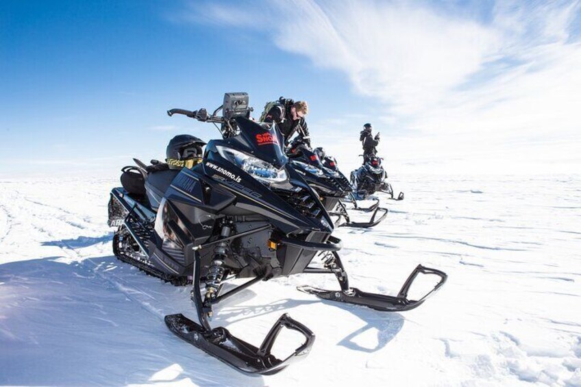 Glacier Rush – Fast pace snowmobile - SnoMo Glacier