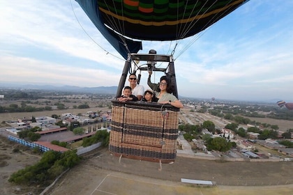 Balloon Flight + Breakfast at Restaurante la Cueva + Transportation CDMX