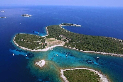 Boat Tour Around Vis island