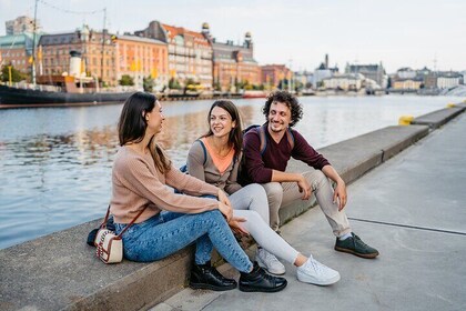 Private Family Walking Tour of Malmo Castle and Gardens